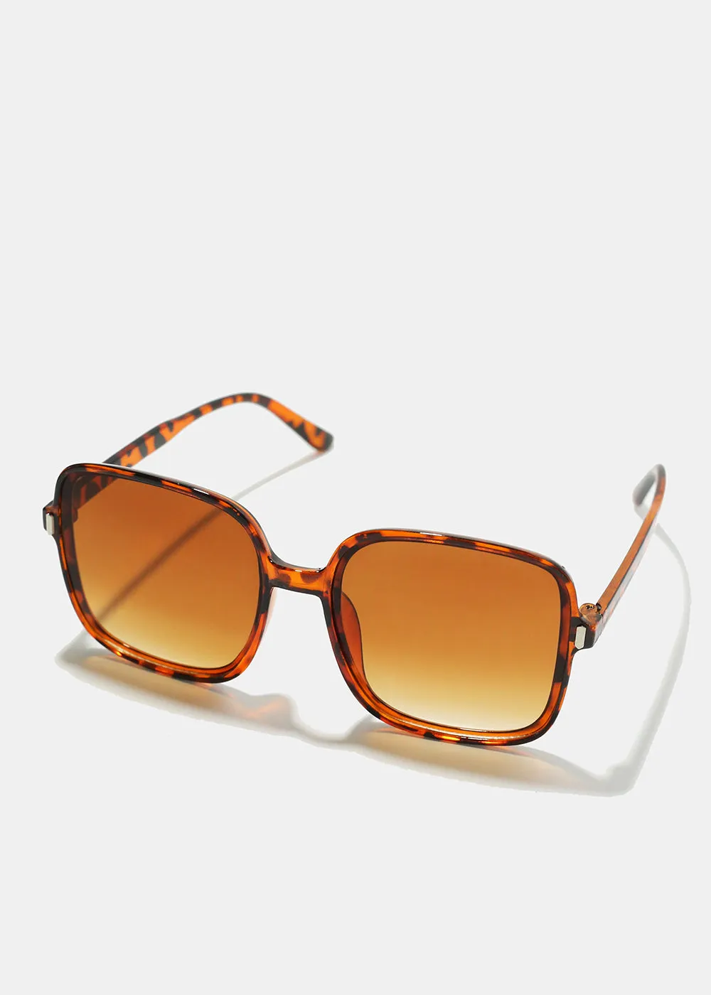 A  Trendy Oversized Vintage Shades